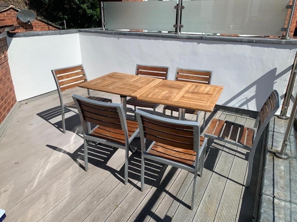 School Path Ironbridge Home With Roof Terrace Exterior photo